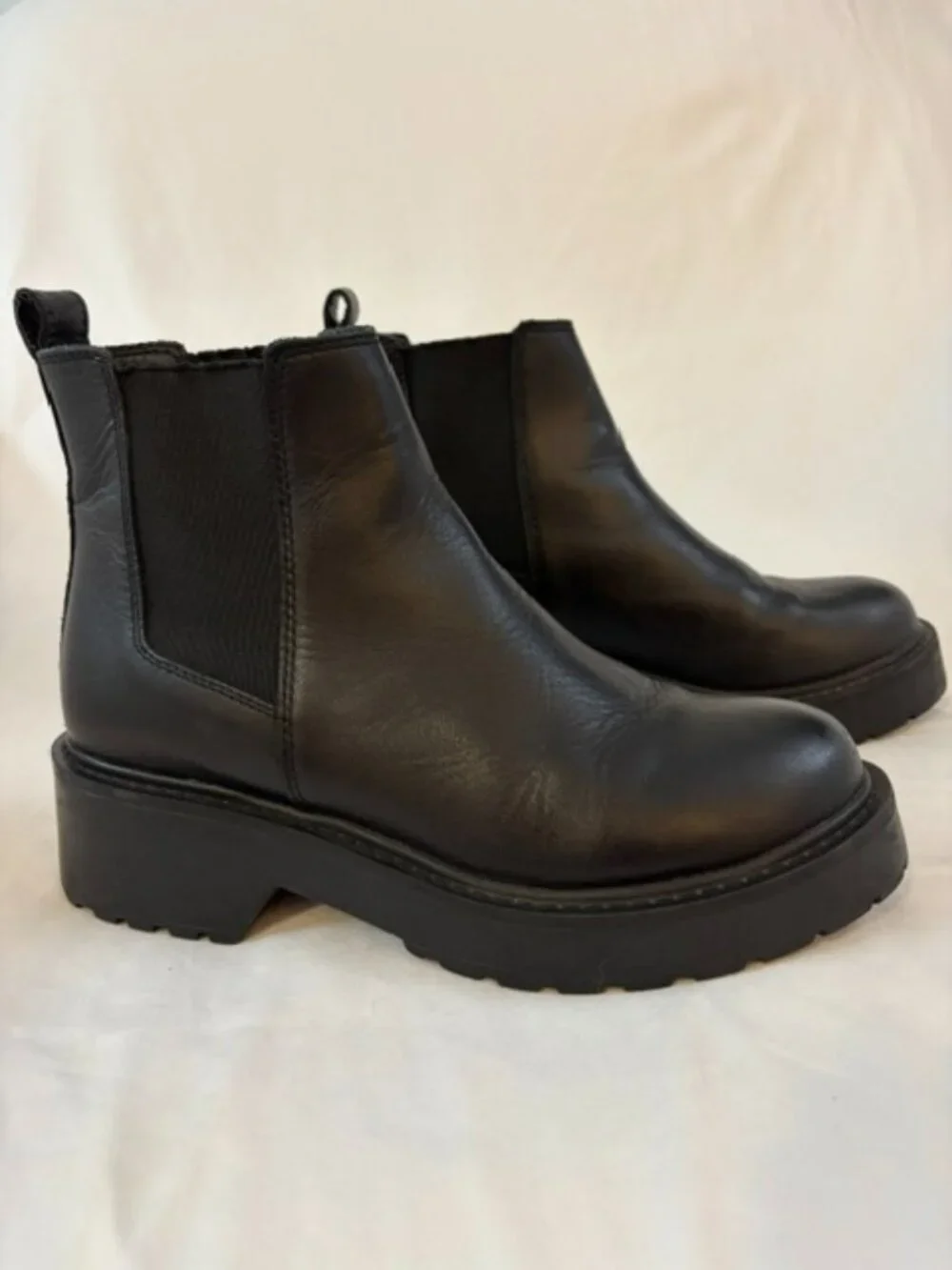 Steve Madden Tyclone Black Leather Lug Sole Chelsea Boot Women's Size 6M